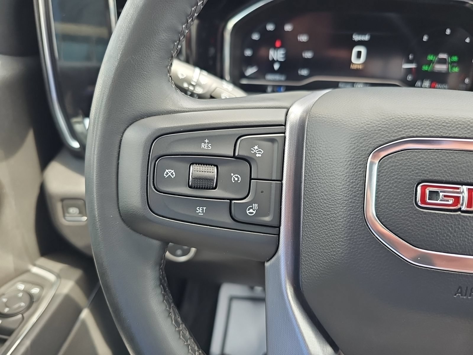 Used 2023 GMC Sierra 1500 SLE w/ Preferred Package AWD/4WD image 18
