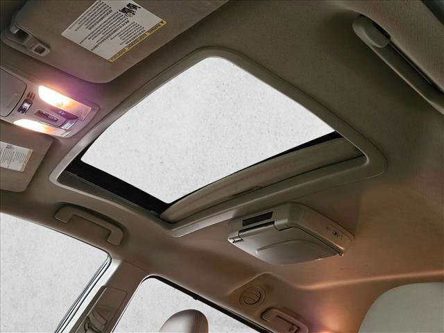 Used 2017 Toyota Sienna XLE w/ XLE Navigation Package image 16