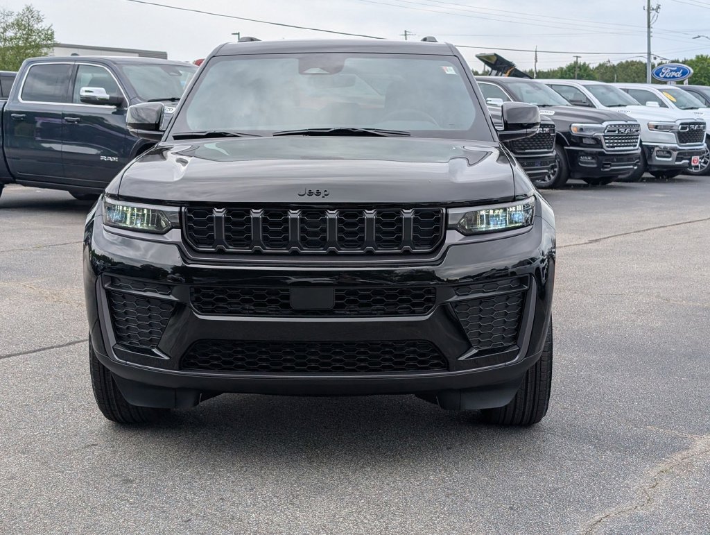 New 2026 Jeep Grand Cherokee Altitude RWD image 3