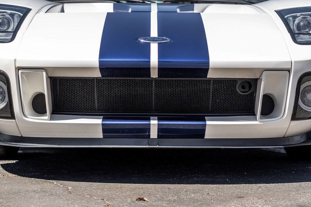 Used 2005 Ford GT image 57