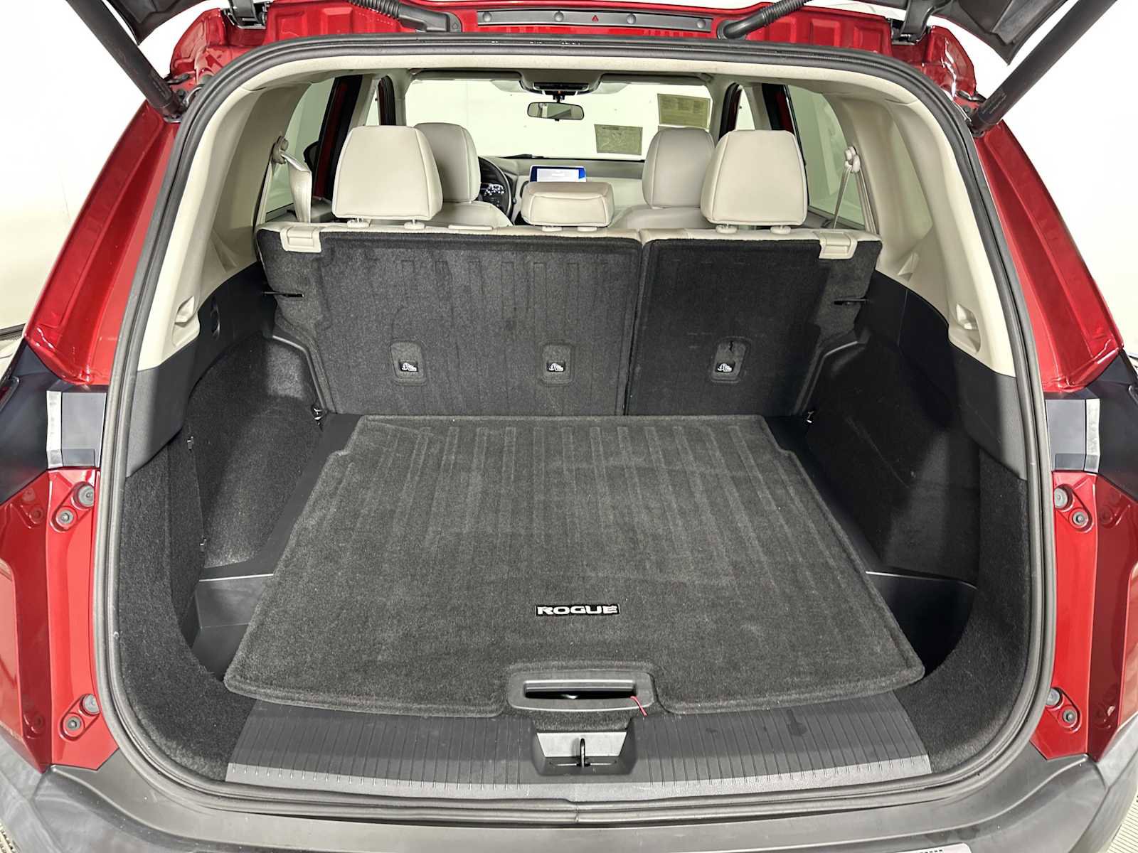 Used 2021 Nissan Rogue SV w/ Premium Package FWD image 25
