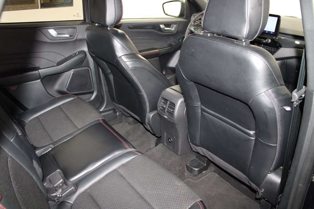 Used 2025 Ford Escape ST-Line AWD/4WD image 31