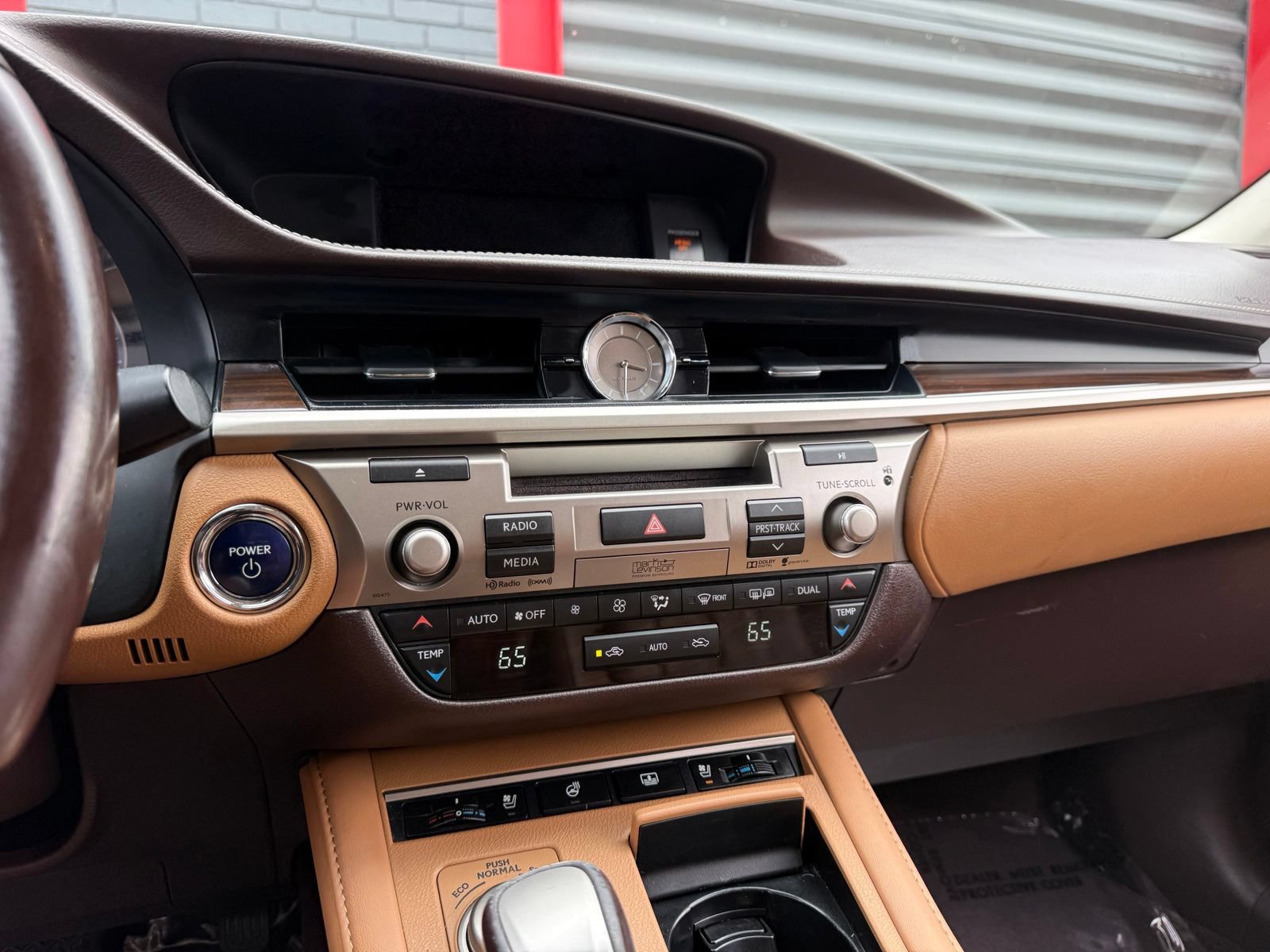 Used 2016 Lexus ES 300h w/ Ultra Luxury Package FWD image 41