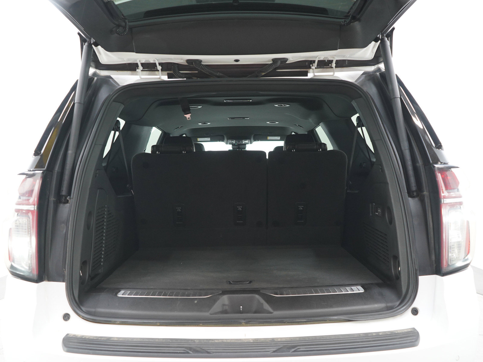 Used 2024 Chevrolet Suburban Premier AWD/4WD image 17