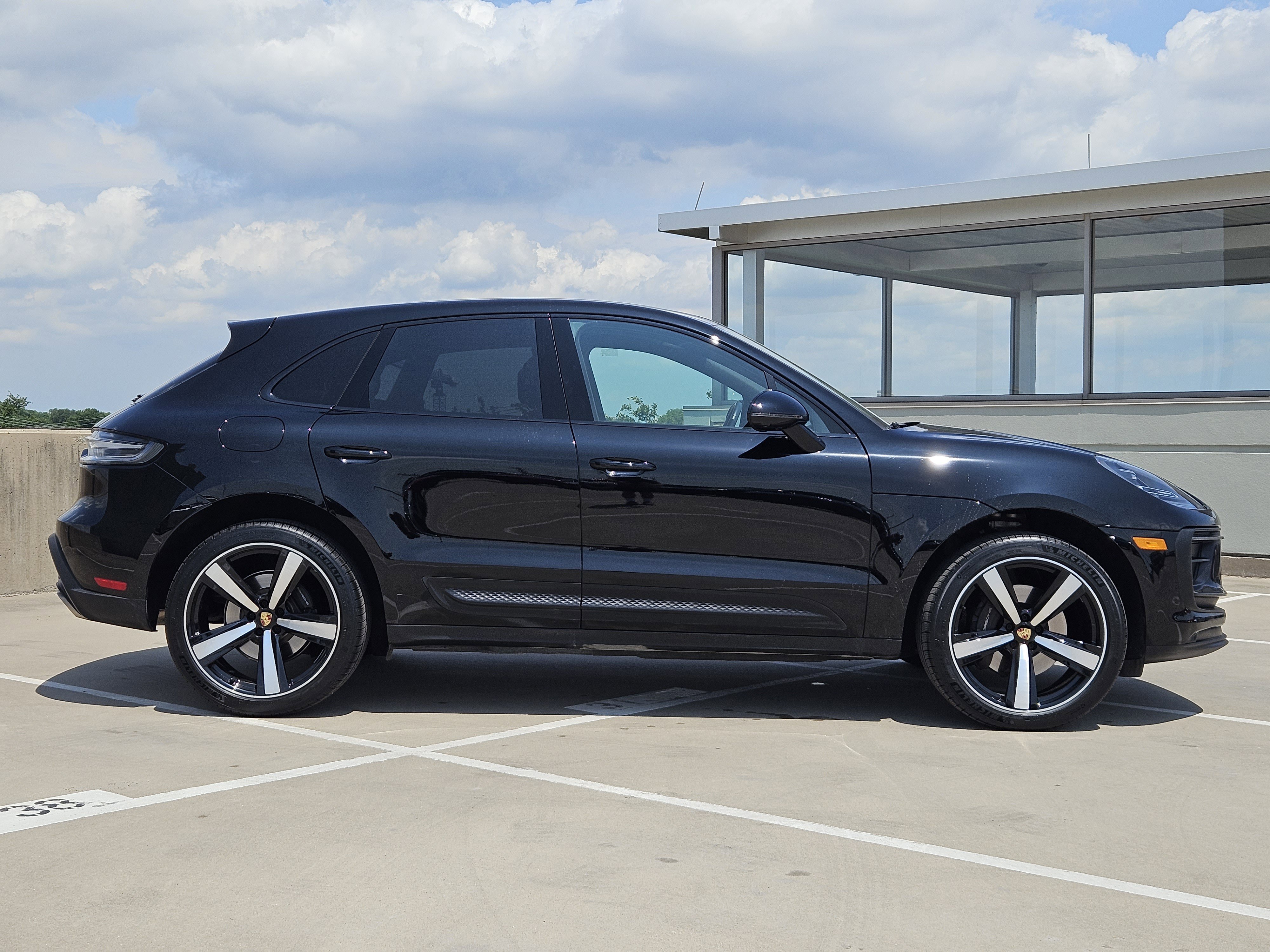 Certified 2023 Porsche Macan Turbo AWD/4WD image 9