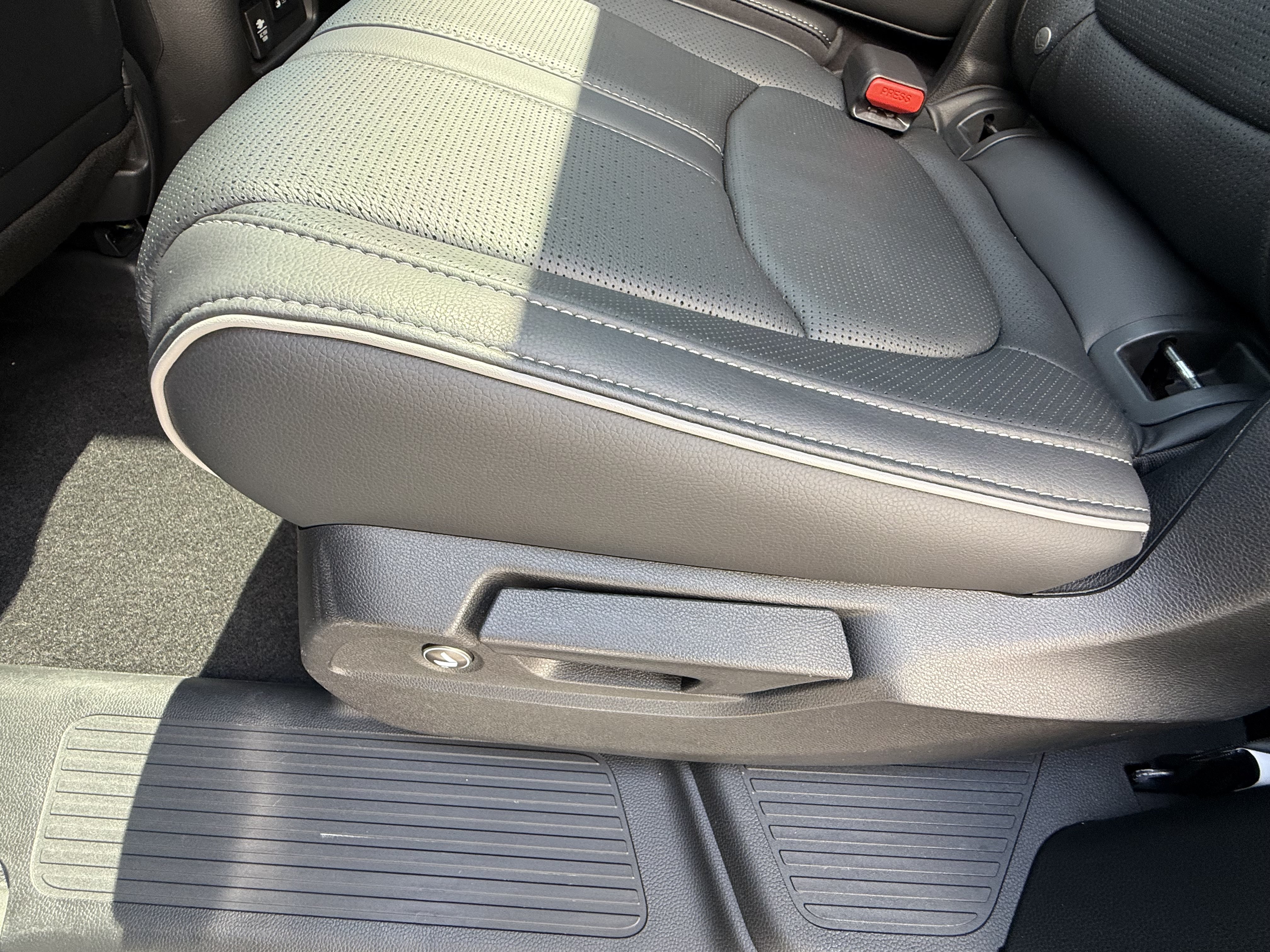 Used 2024 Honda Pilot Elite image 41