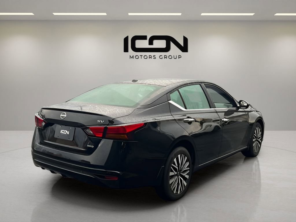 Used 2024 Nissan Altima 2.5 SV AWD/4WD image 5
