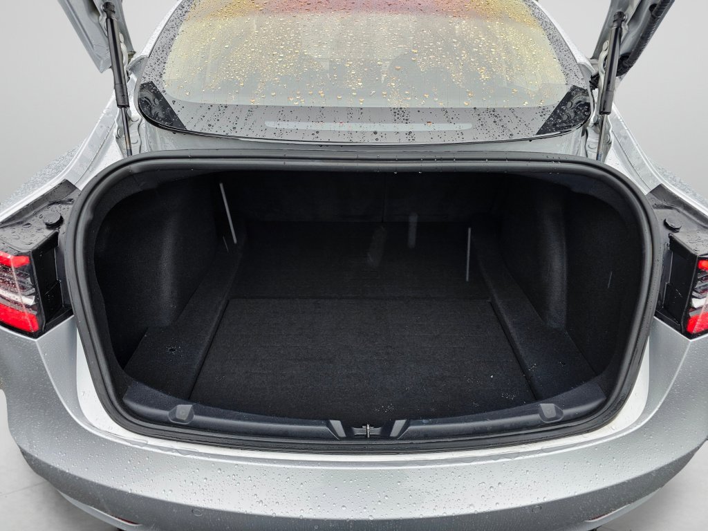 Used 2018 Tesla Model 3 Long Range RWD image 15