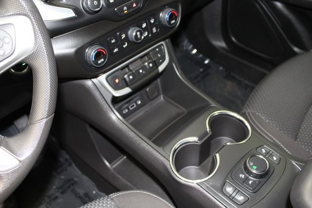 Used 2022 GMC Terrain SLE w/ Driver Convenience Package FWD image 6