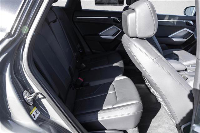 Used 2025 Audi Q3 2.0T Premium image 23