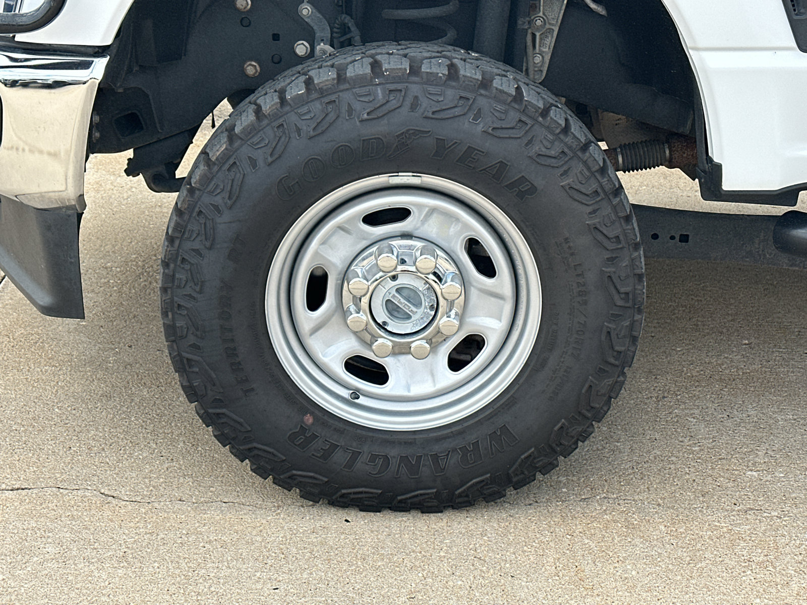 Used 2023 Ford F250 XL w/ 360-Degree Camera Package AWD/4WD image 2