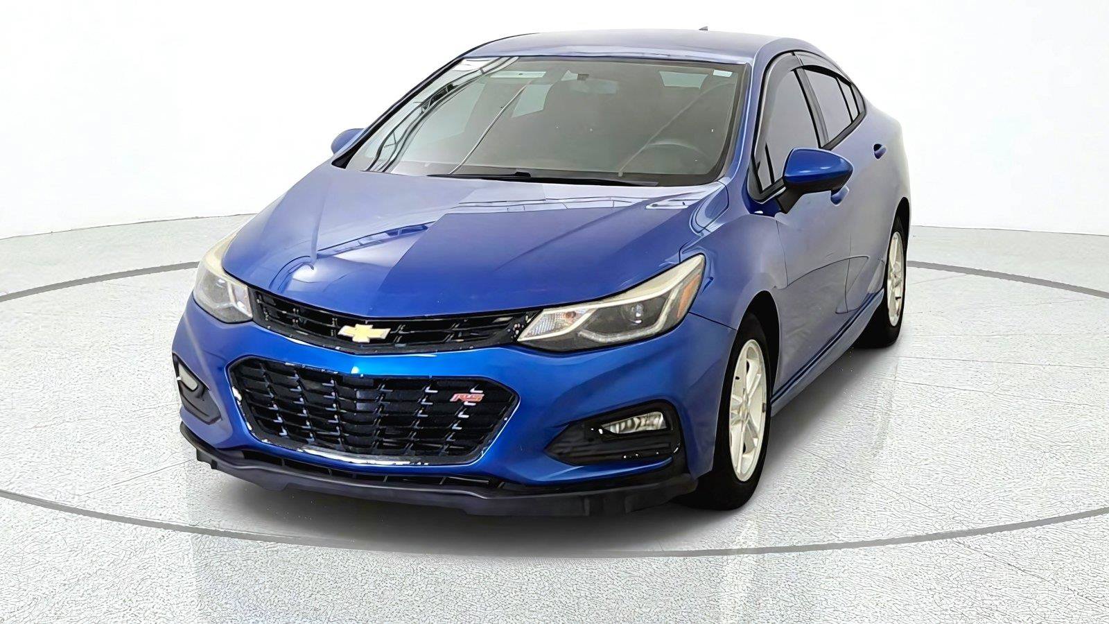 Used 2018 Chevrolet Cruze LT w/ Convenience Package FWD image 3