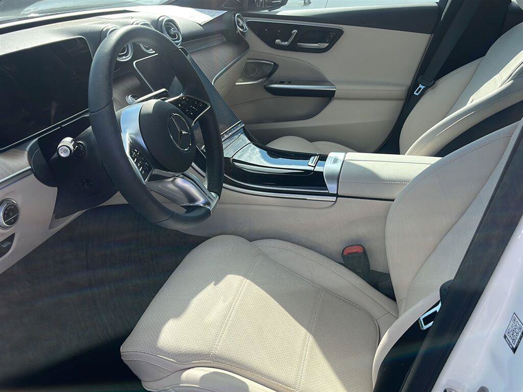 Used 2025 Mercedes-Benz C 300 Sedan image 7