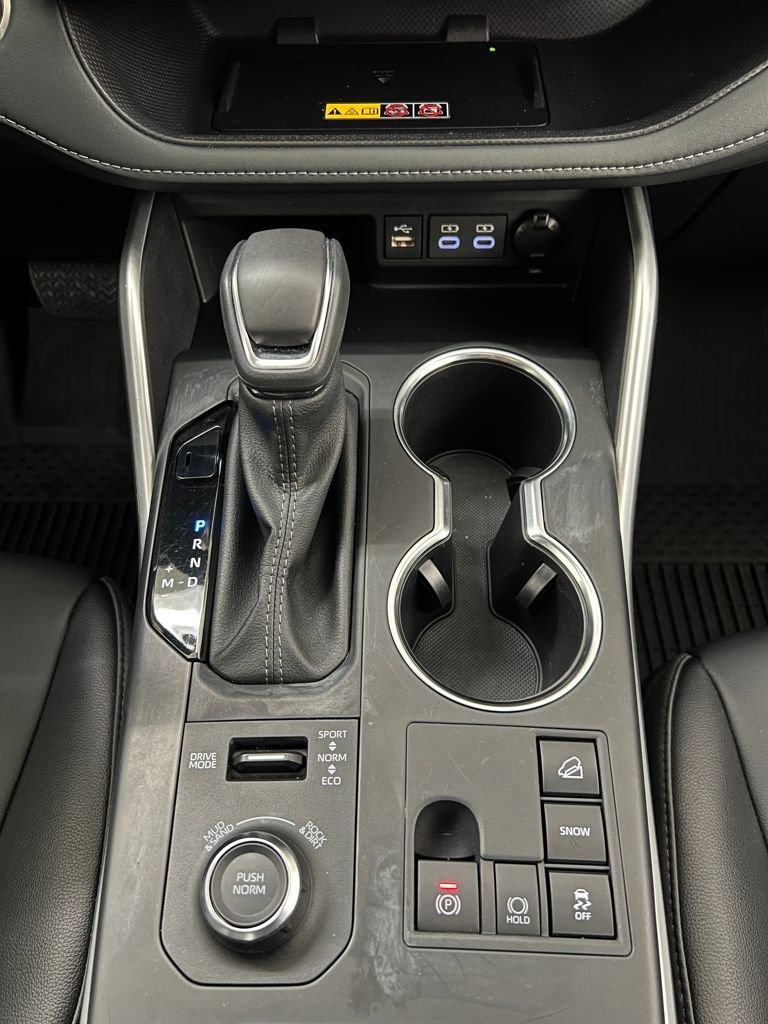 Certified 2025 Toyota Highlander XSE image 29