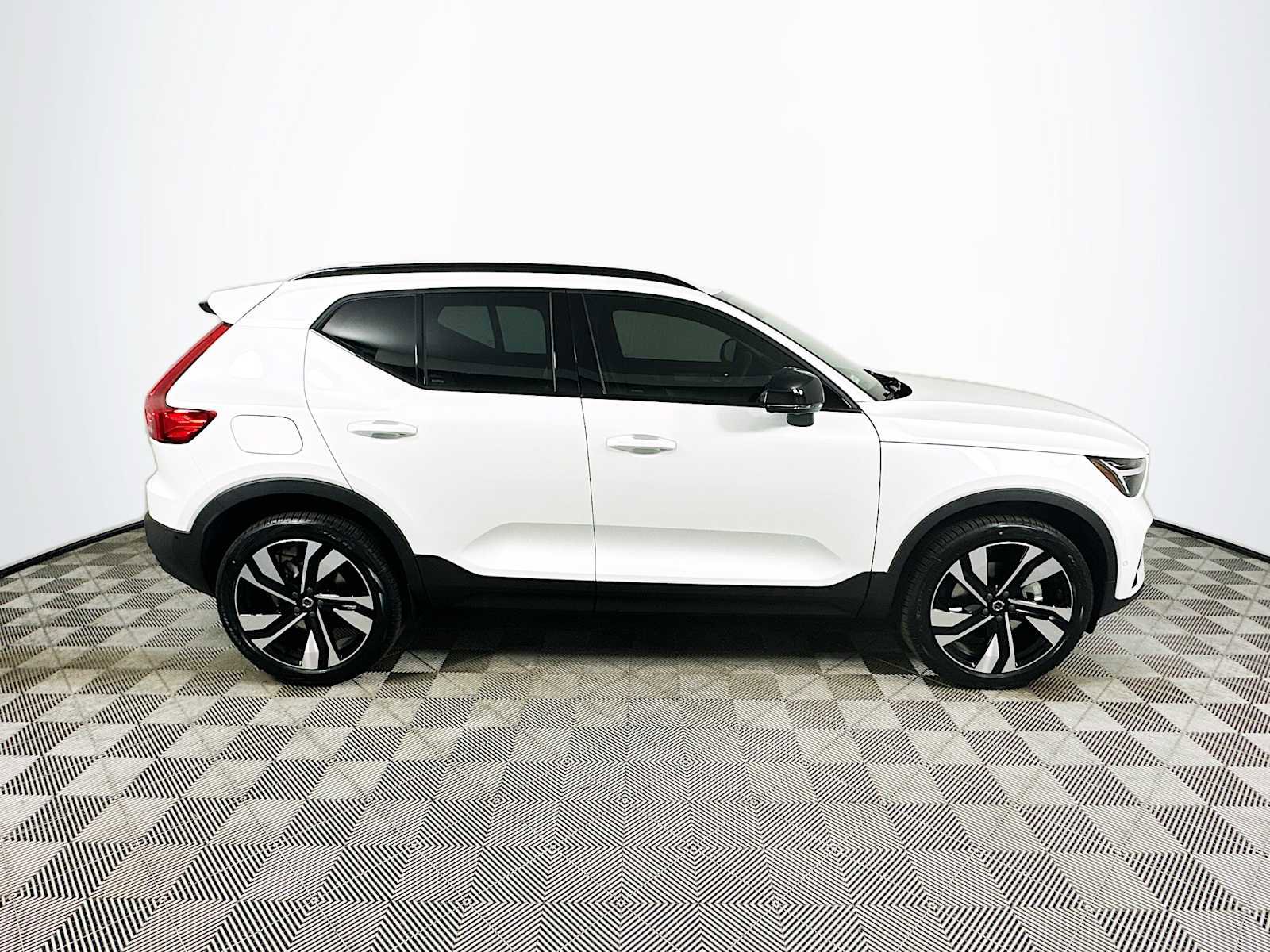 New 2026 Volvo XC40 B5 Plus w/ Protection Package Premier image 8
