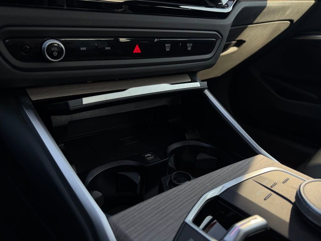 Used 2025 BMW 330i Sedan image 21