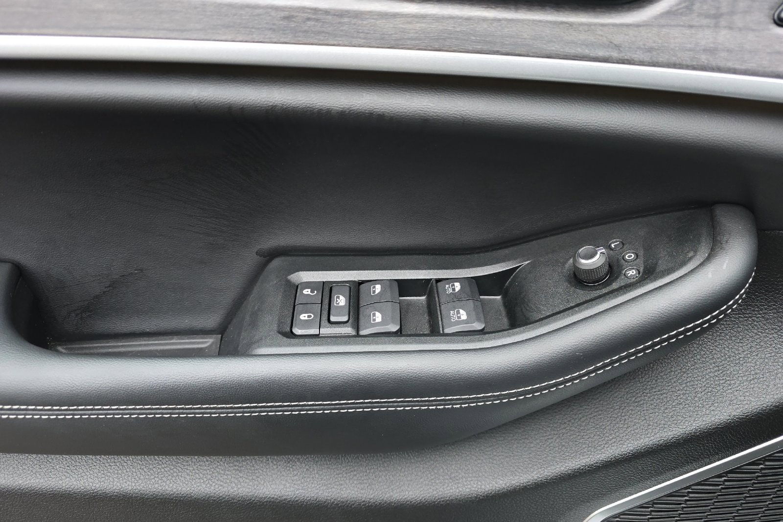 Used 2025 Jeep Grand Cherokee Limited 4xe image 12