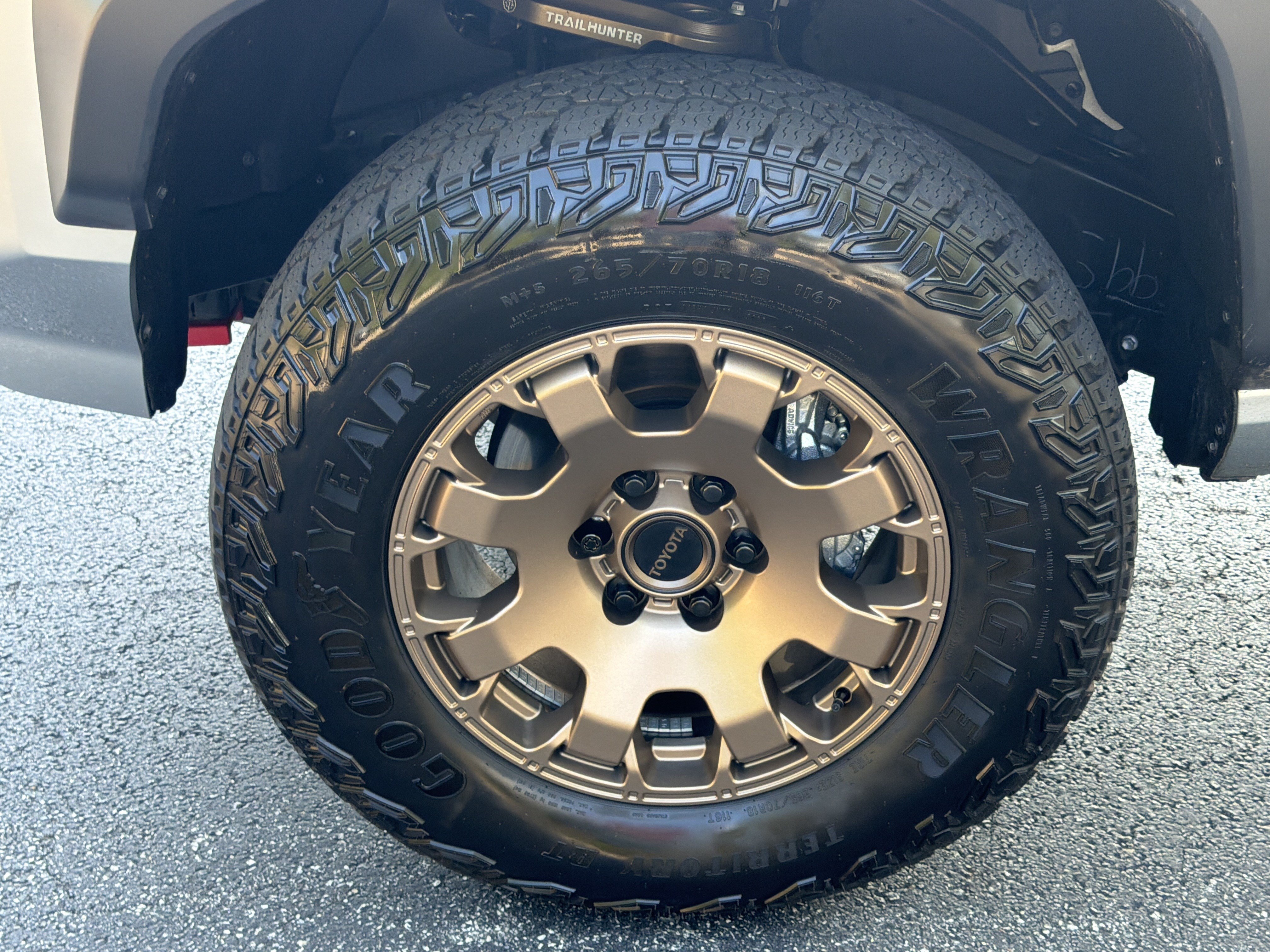 Used 2025 Toyota Tacoma 4x4 Double Cab Hybrid image 10
