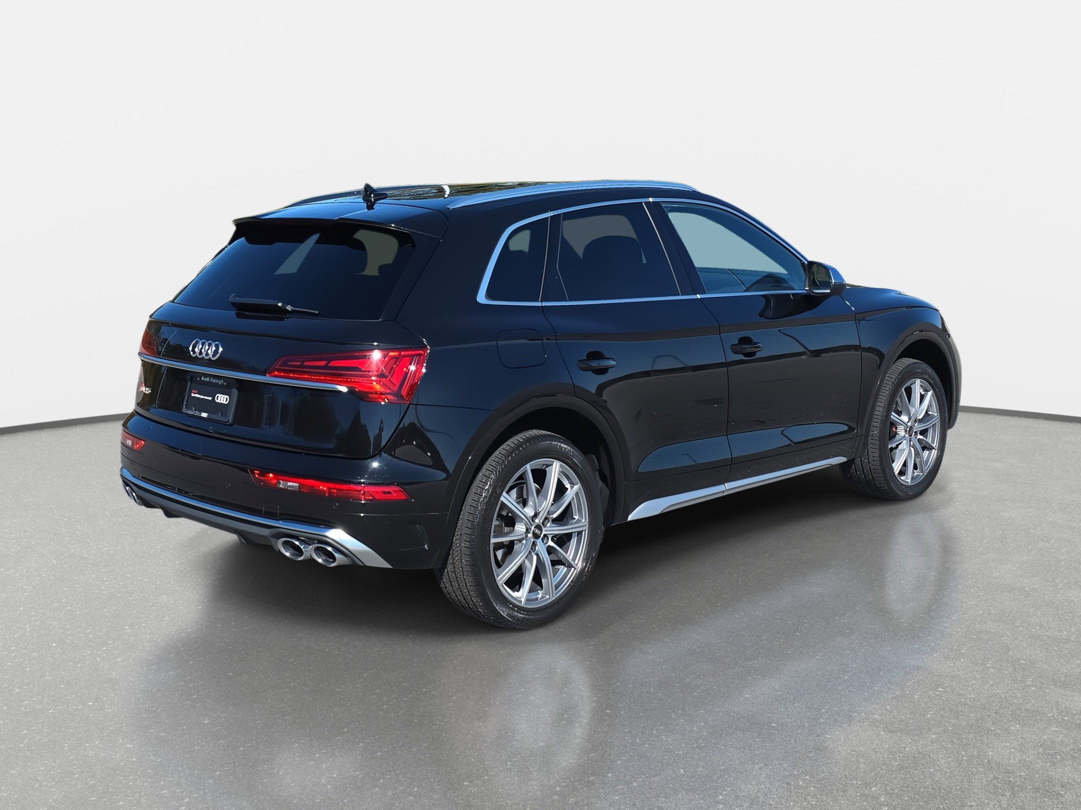 Used 2022 Audi SQ5 Premium Plus w/ Premium Plus Package image 5
