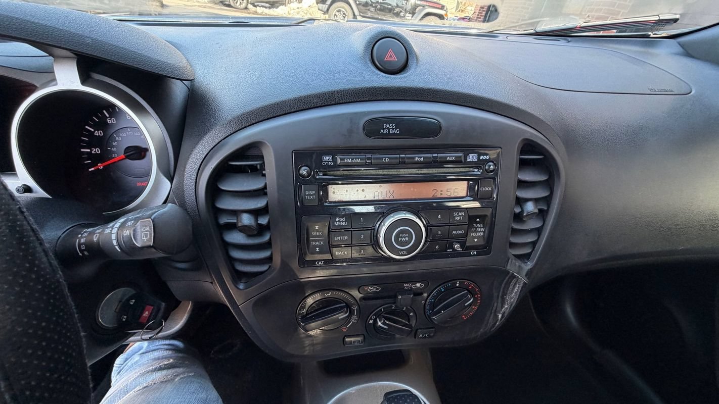 Used 2011 Nissan Juke S AWD/4WD image 12