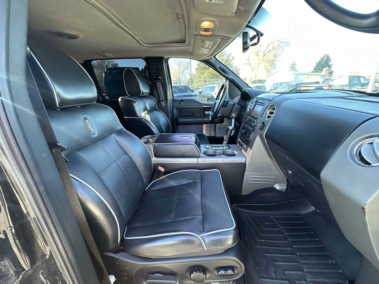 Used 2008 Lincoln Mark LT 4x4 image 25