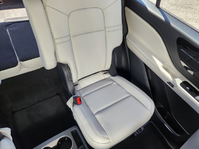 New 2026 Lincoln Aviator AWD w/ Jet Appearance Package image 15