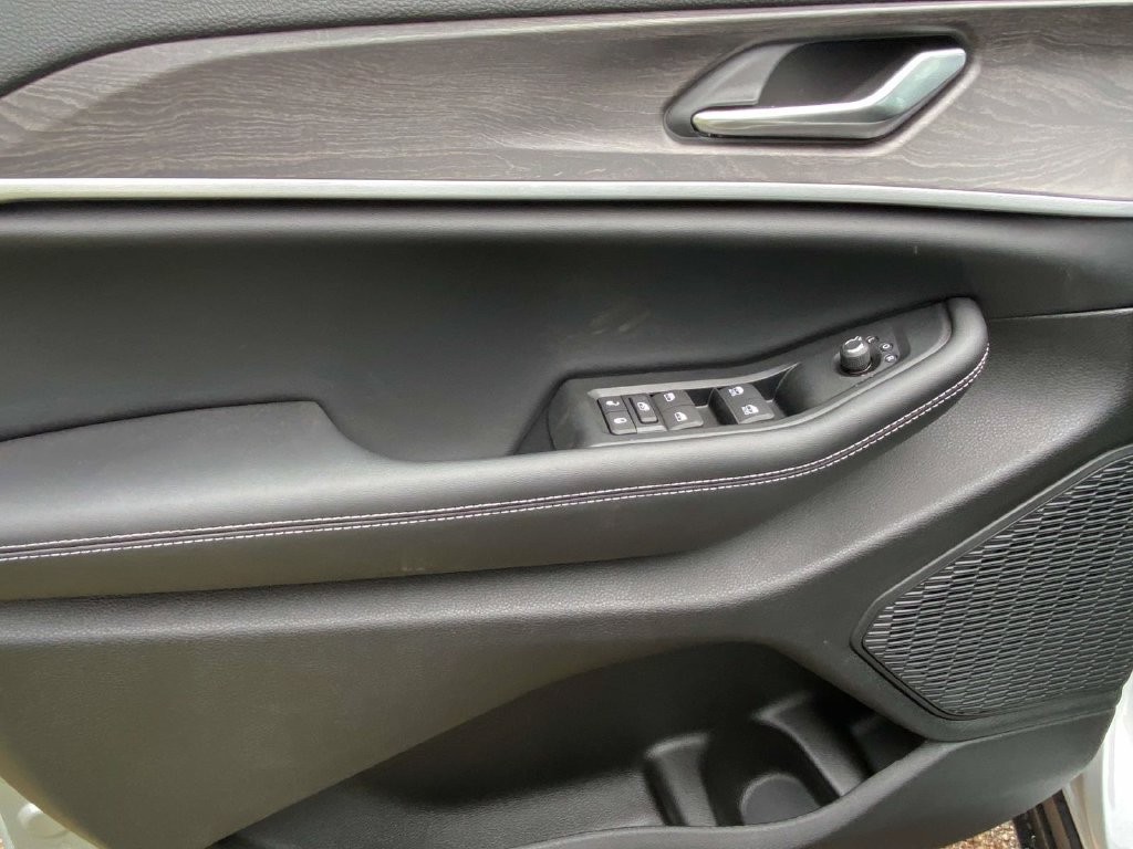 New 2026 Jeep Grand Cherokee L 2WD image 13