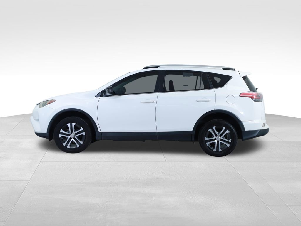 Used 2016 Toyota RAV4 LE image 9