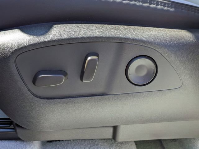 Used 2025 GMC Acadia Denali image 23