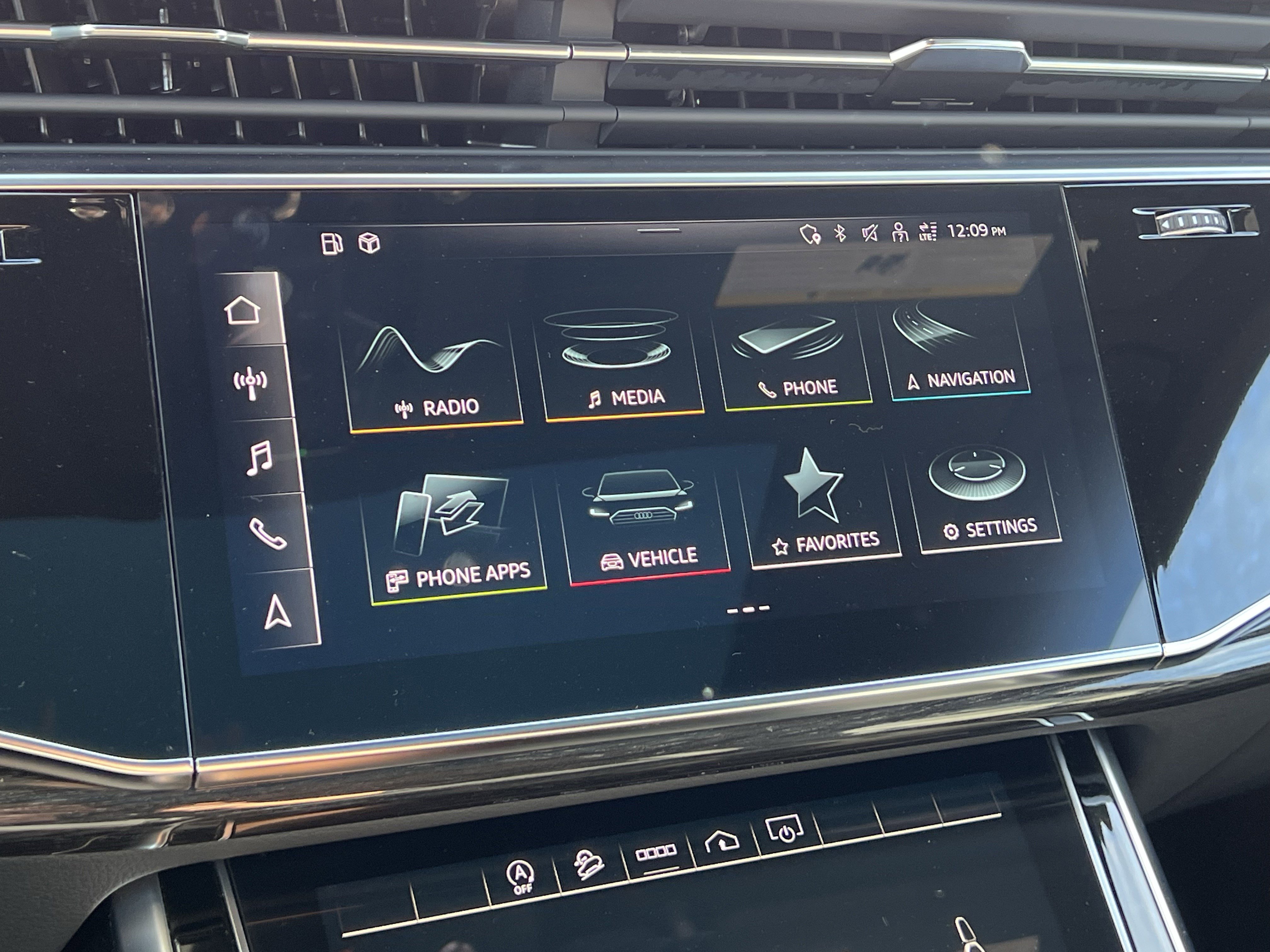 Used 2023 Audi Q8 Premium Plus image 23