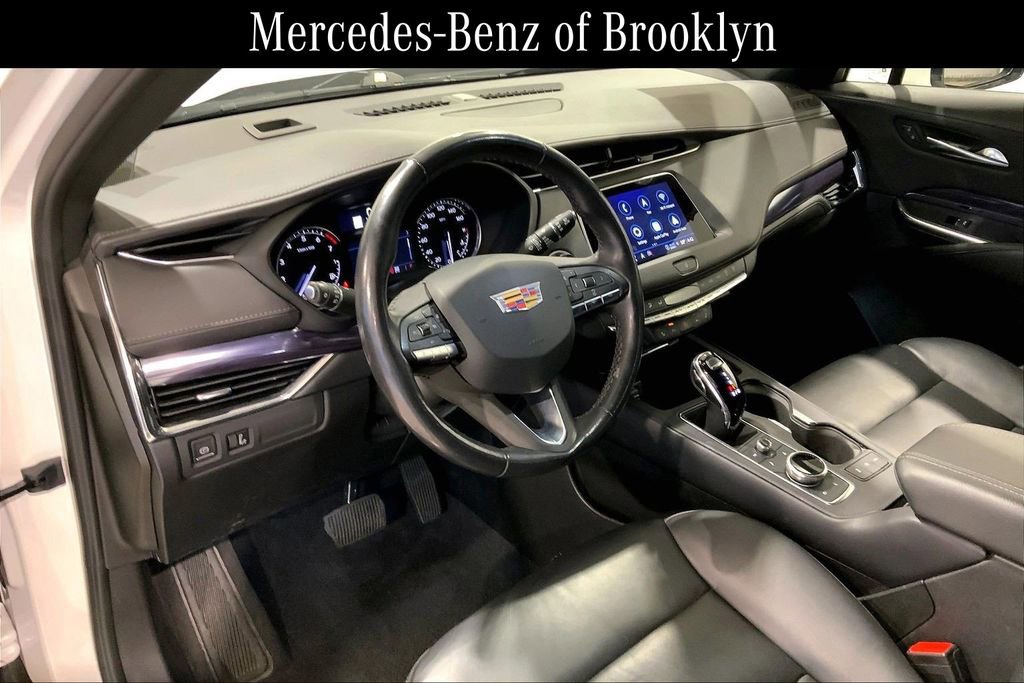 Used 2023 Cadillac XT4 Luxury w/ Cold Weather Package image 17