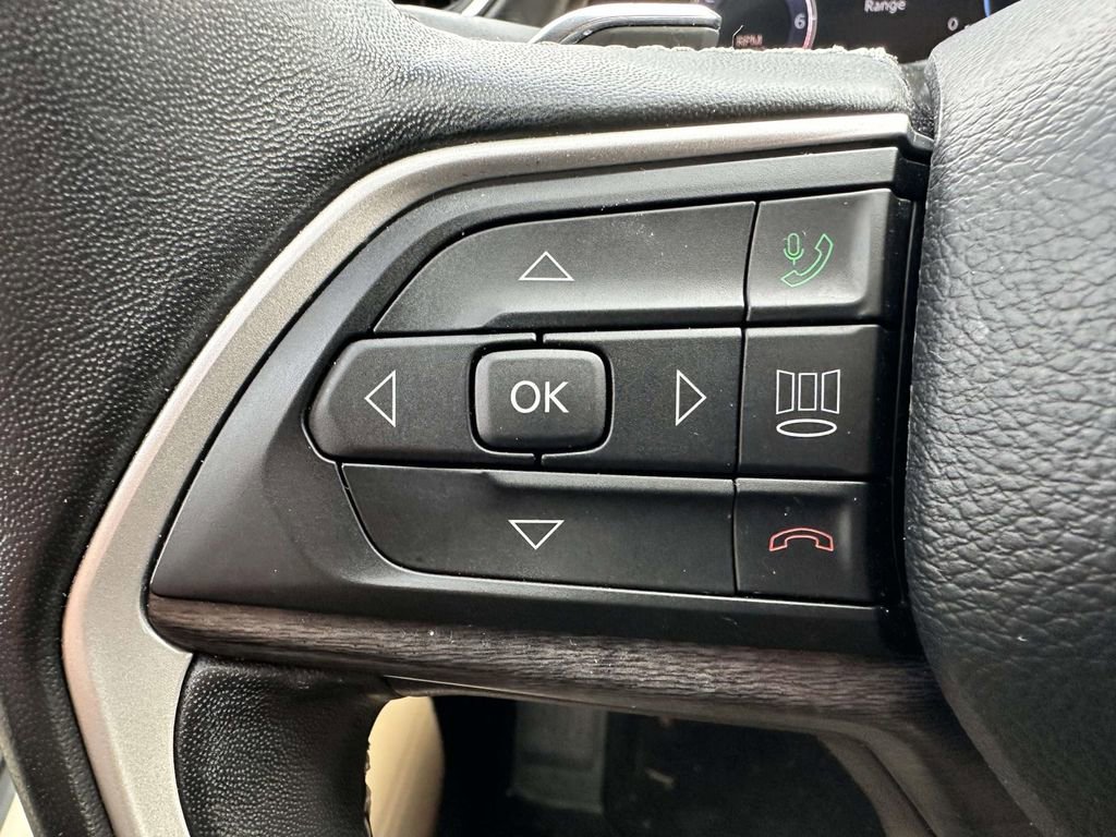 Used 2022 Jeep Grand Cherokee L Limited AWD/4WD image 19