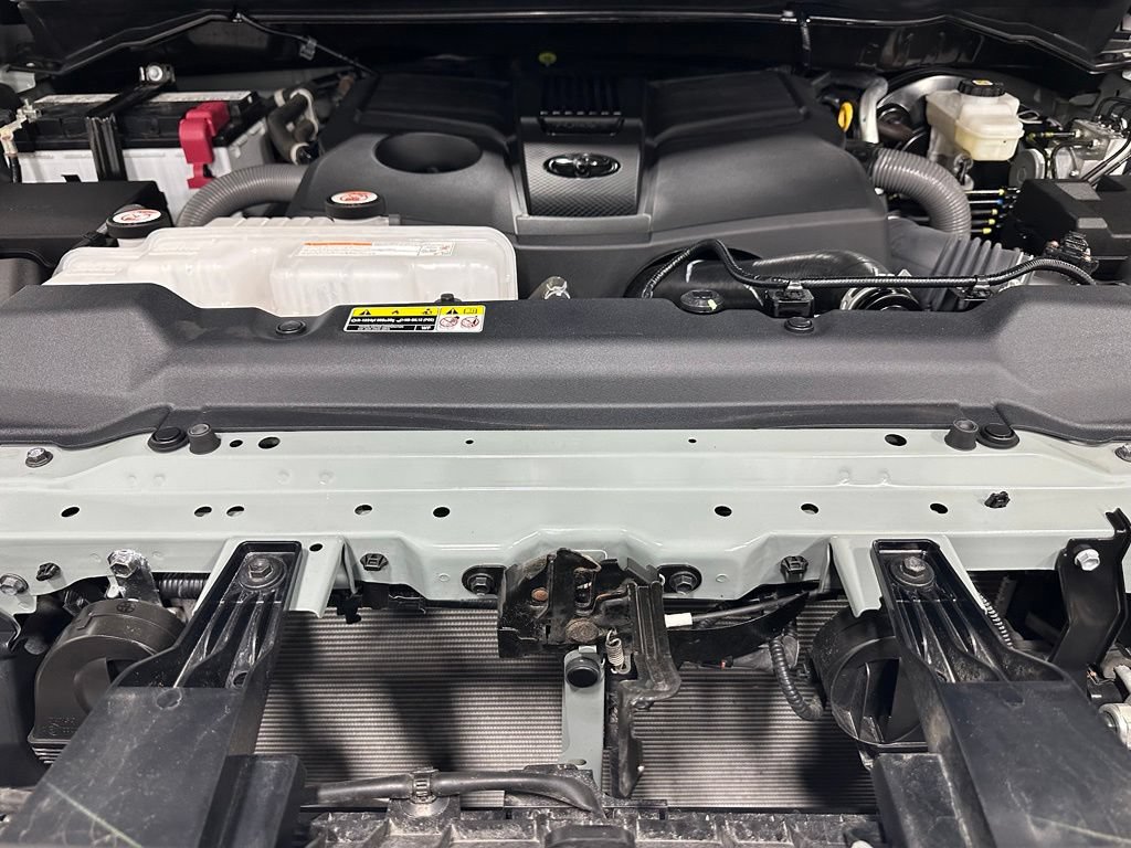 Used 2025 Toyota Tundra Limited AWD/4WD image 67