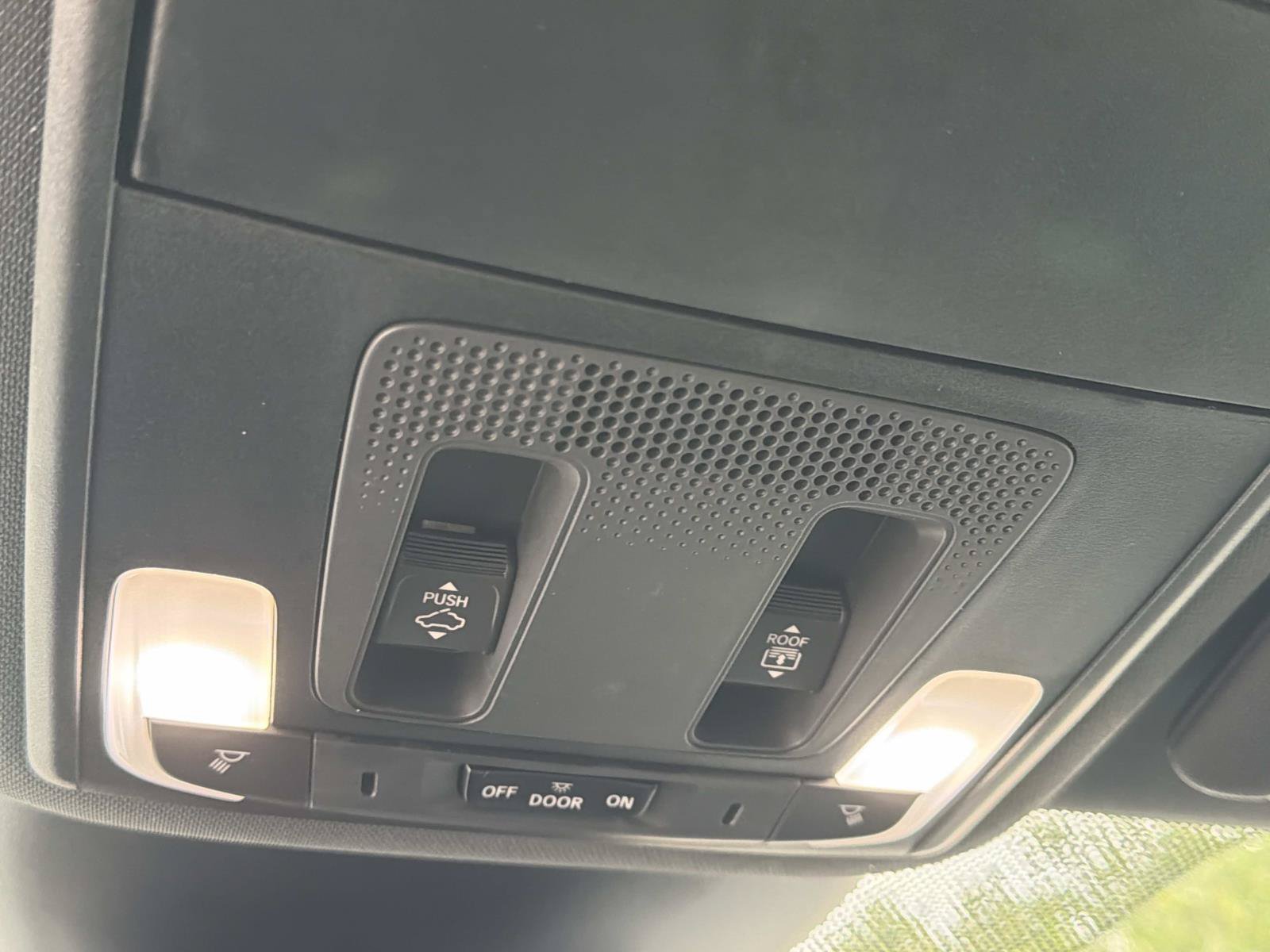 Used 2025 Honda Pilot TrailSport image 25