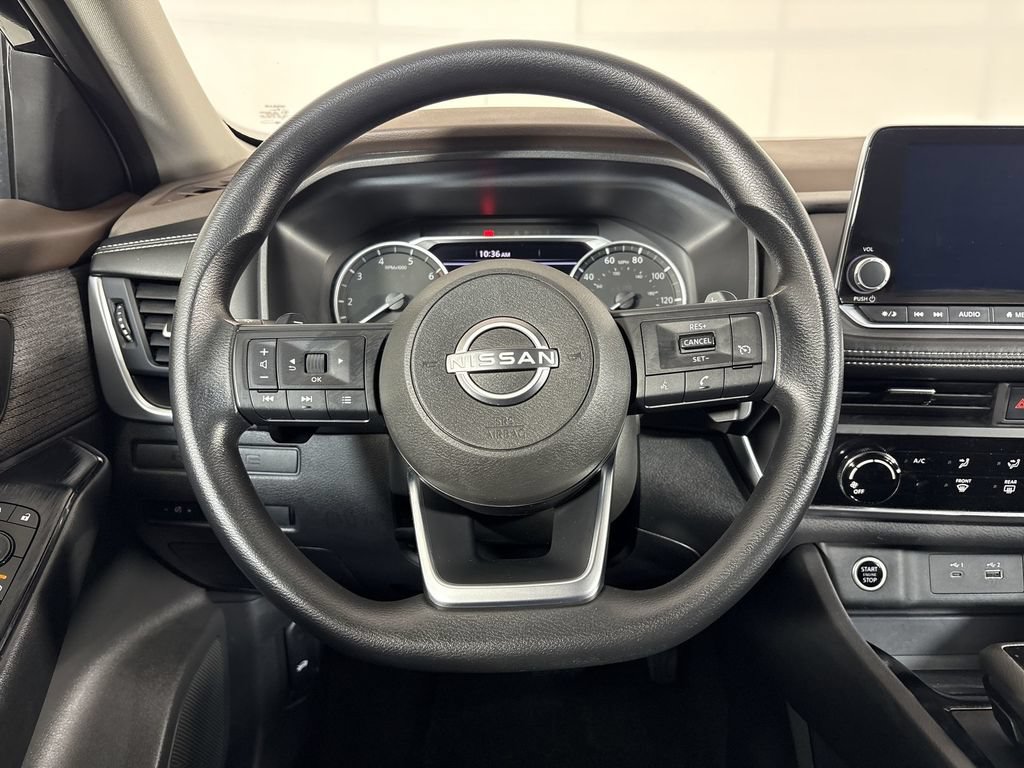 Used 2023 Nissan Rogue S FWD image 11