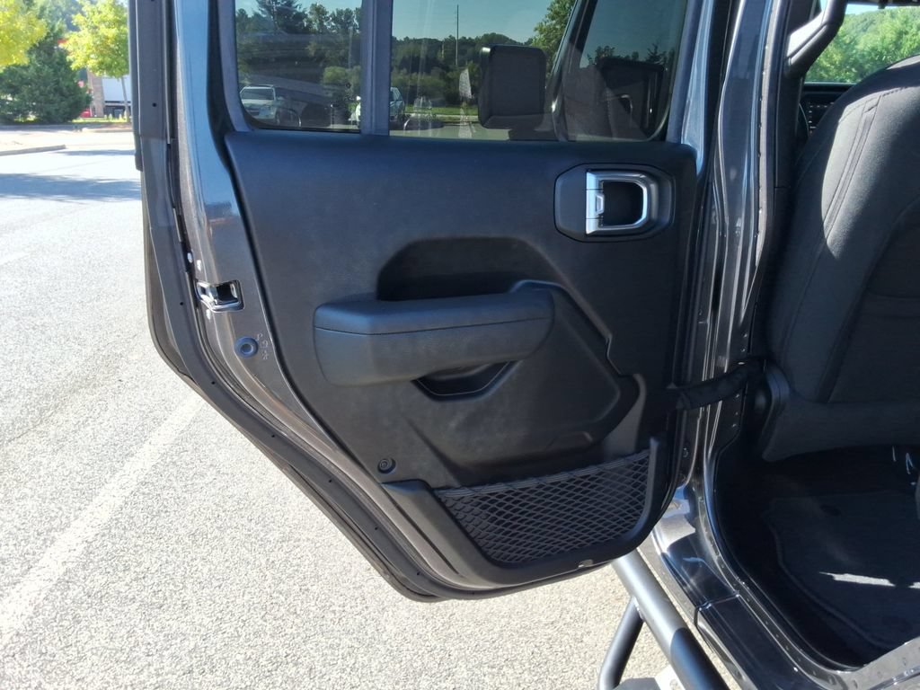 Used 2022 Jeep Gladiator Sport AWD/4WD image 17