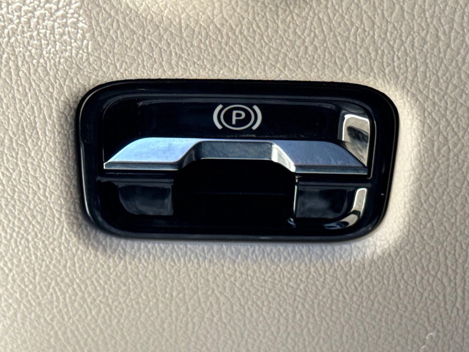 Used 2023 Mercedes-Benz C 300 Sedan image 37