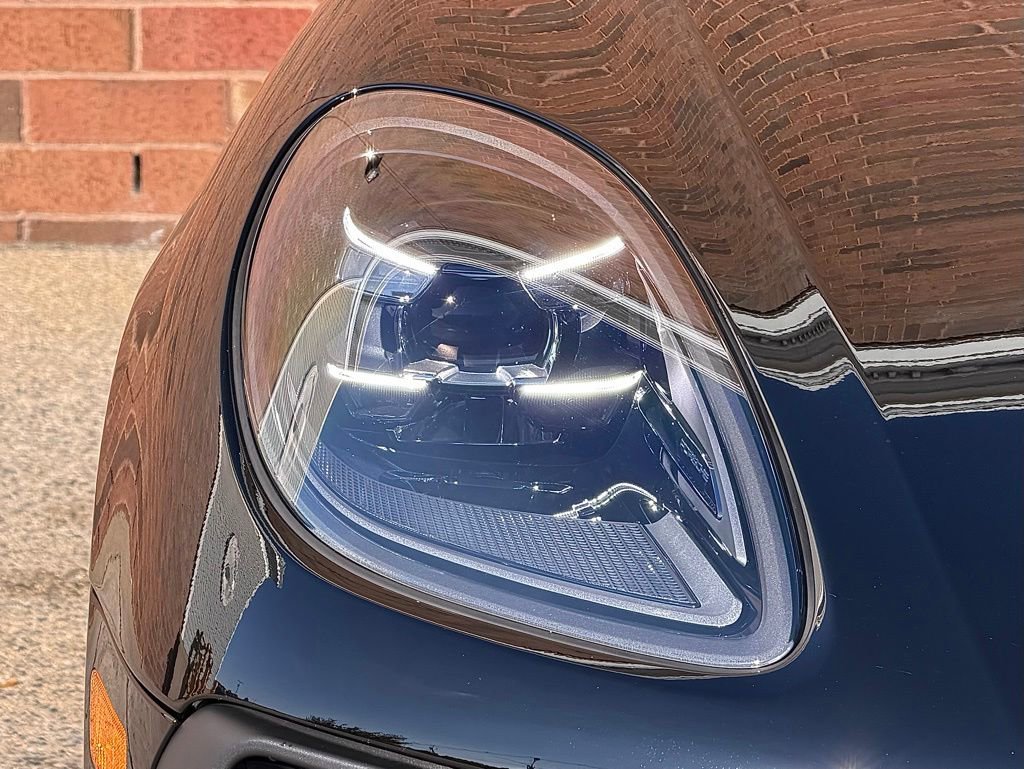 New 2026 Porsche Macan GTS image 12