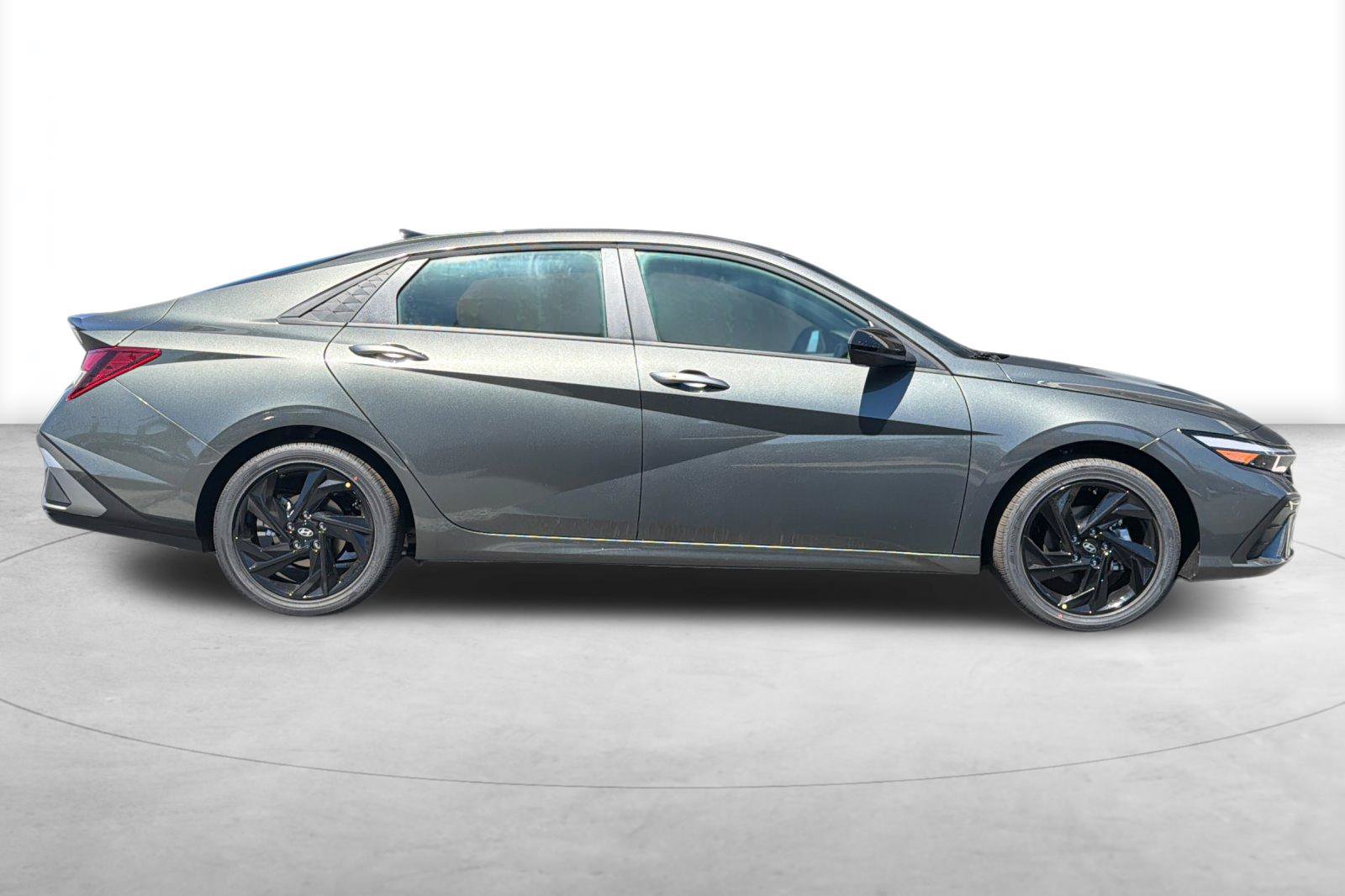 New 2026 Hyundai Elantra SEL Sport FWD image 7