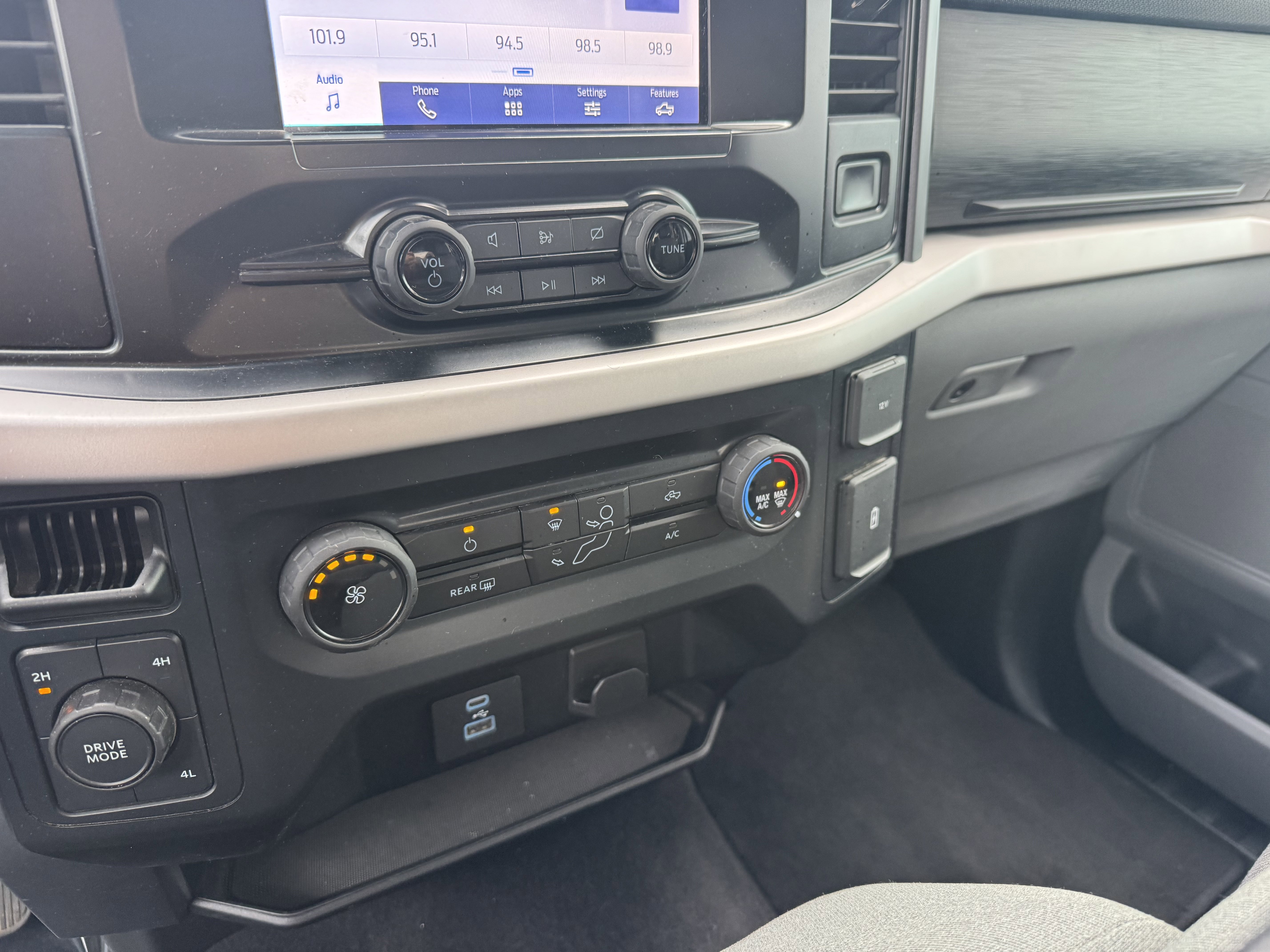 Used 2023 Ford F150 XLT AWD/4WD image 14
