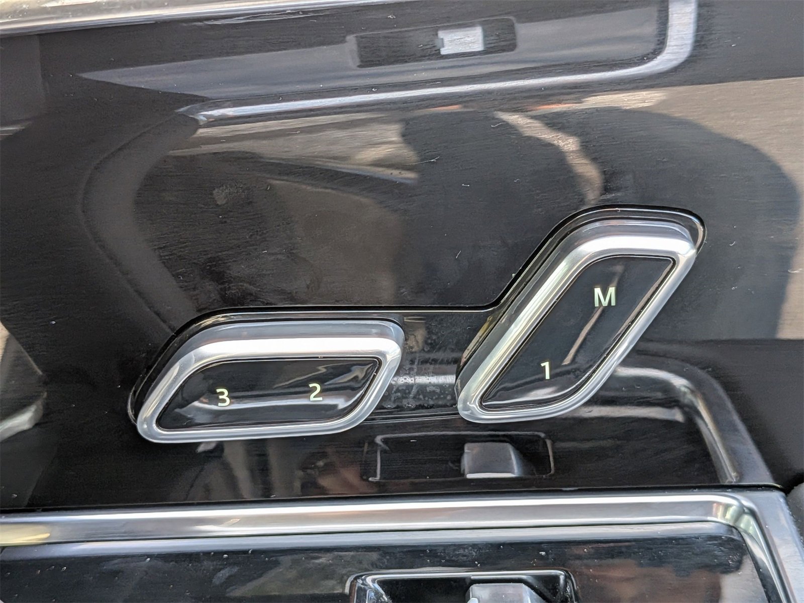 Used 2023 Land Rover Range Rover SE image 41