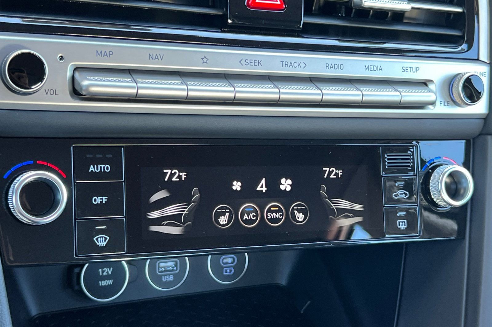 Used 2026 Genesis G70 2.5T image 22