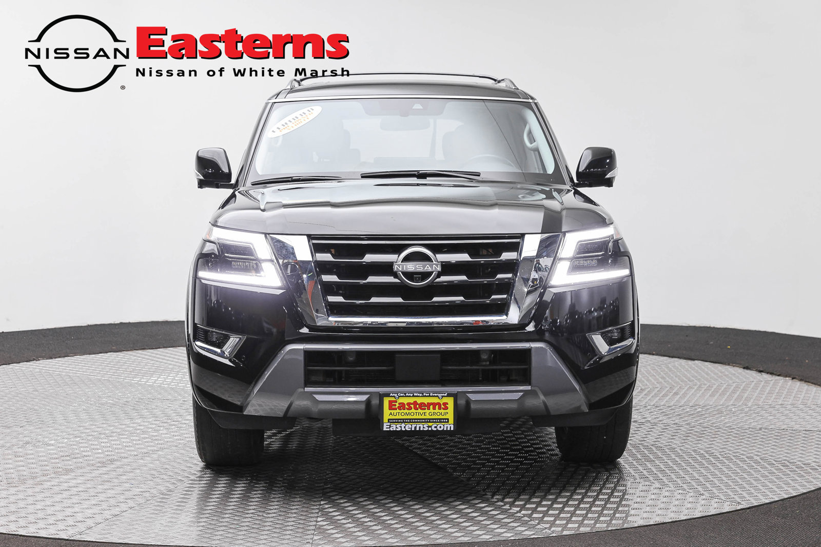 Used 2023 Nissan Armada SL w/ Captain's Chairs Package AWD/4WD image 2