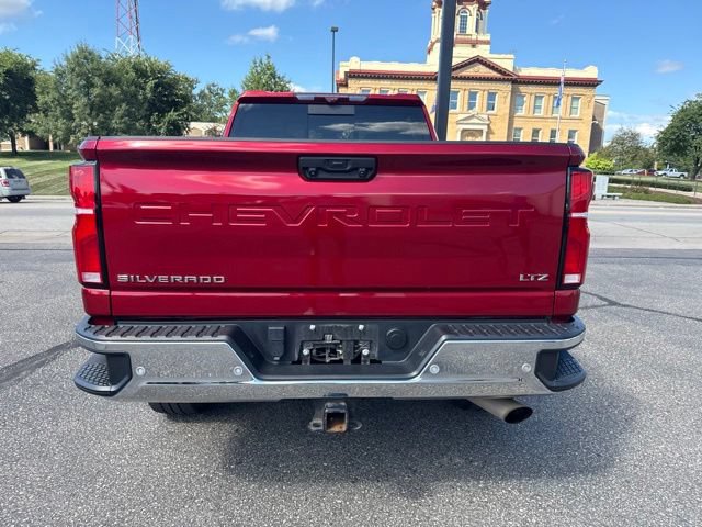Used 2024 Chevrolet Silverado 3500 LTZ w/ LTZ Plus Package AWD/4WD image 4