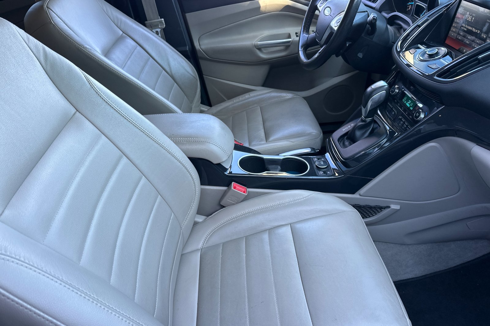 Used 2014 Ford Escape Titanium w/ Equipment Group 401A image 15