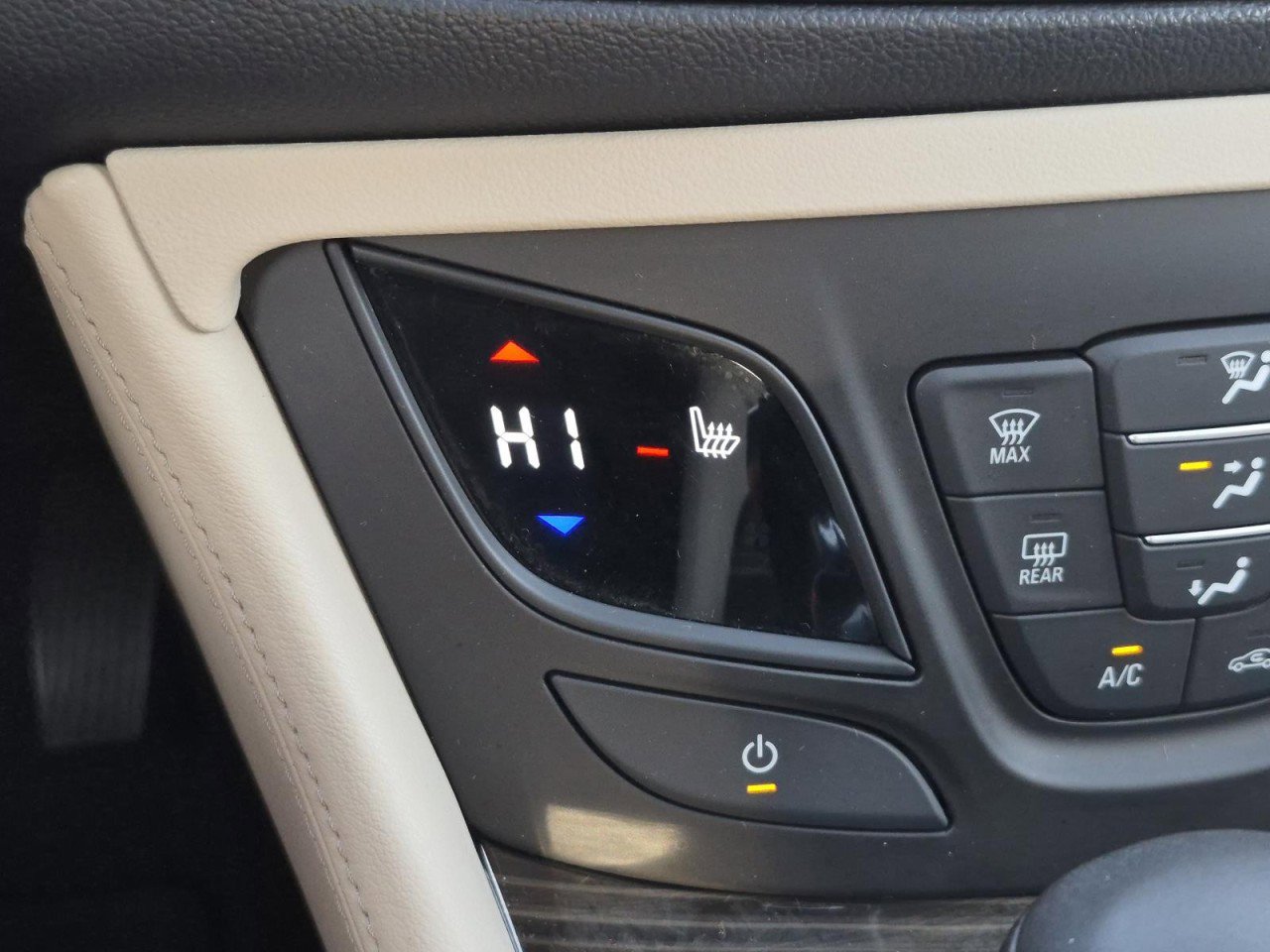 Used 2019 Buick Envision Essence image 29