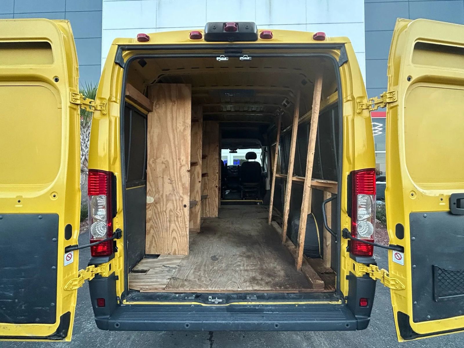 Used 2018 RAM ProMaster 3500 w/ Interior Convenience Group image 18