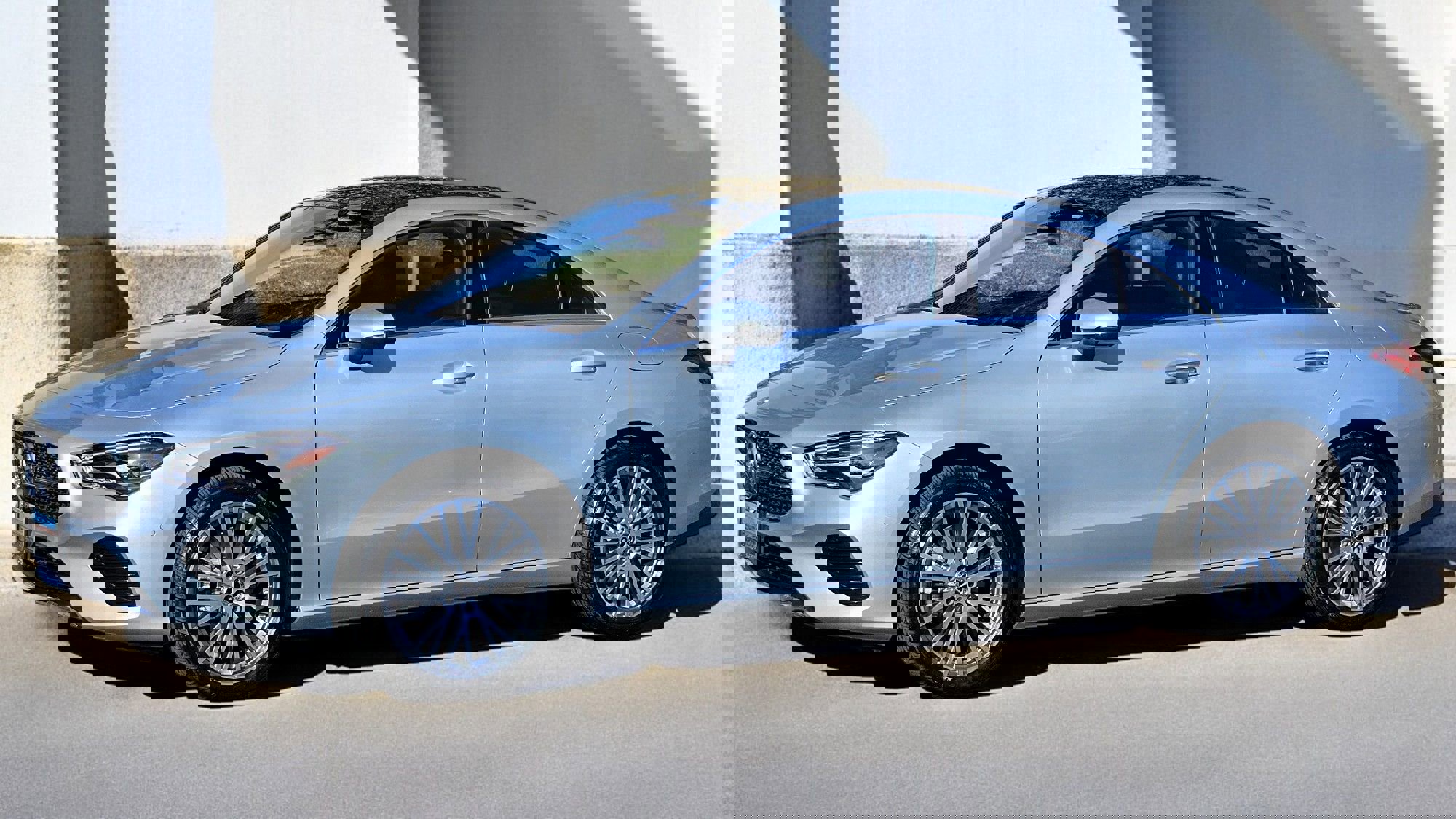 Used 2025 Mercedes-Benz CLA 250 4MATIC image 1