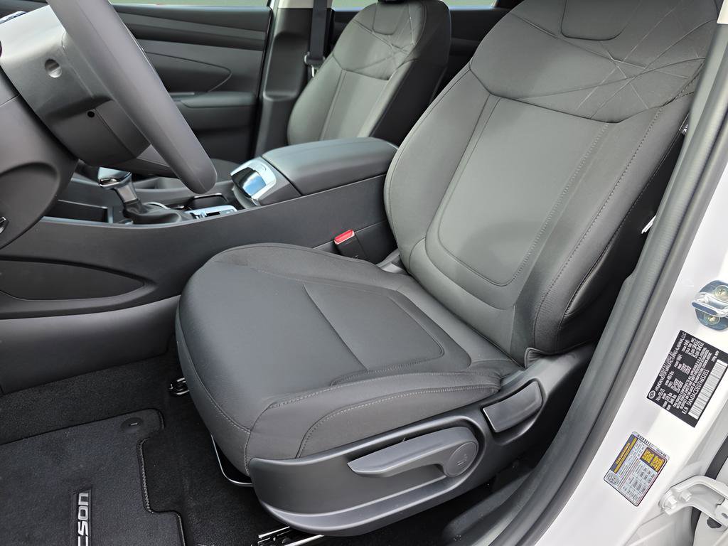 New 2026 Hyundai Tucson SE image 13
