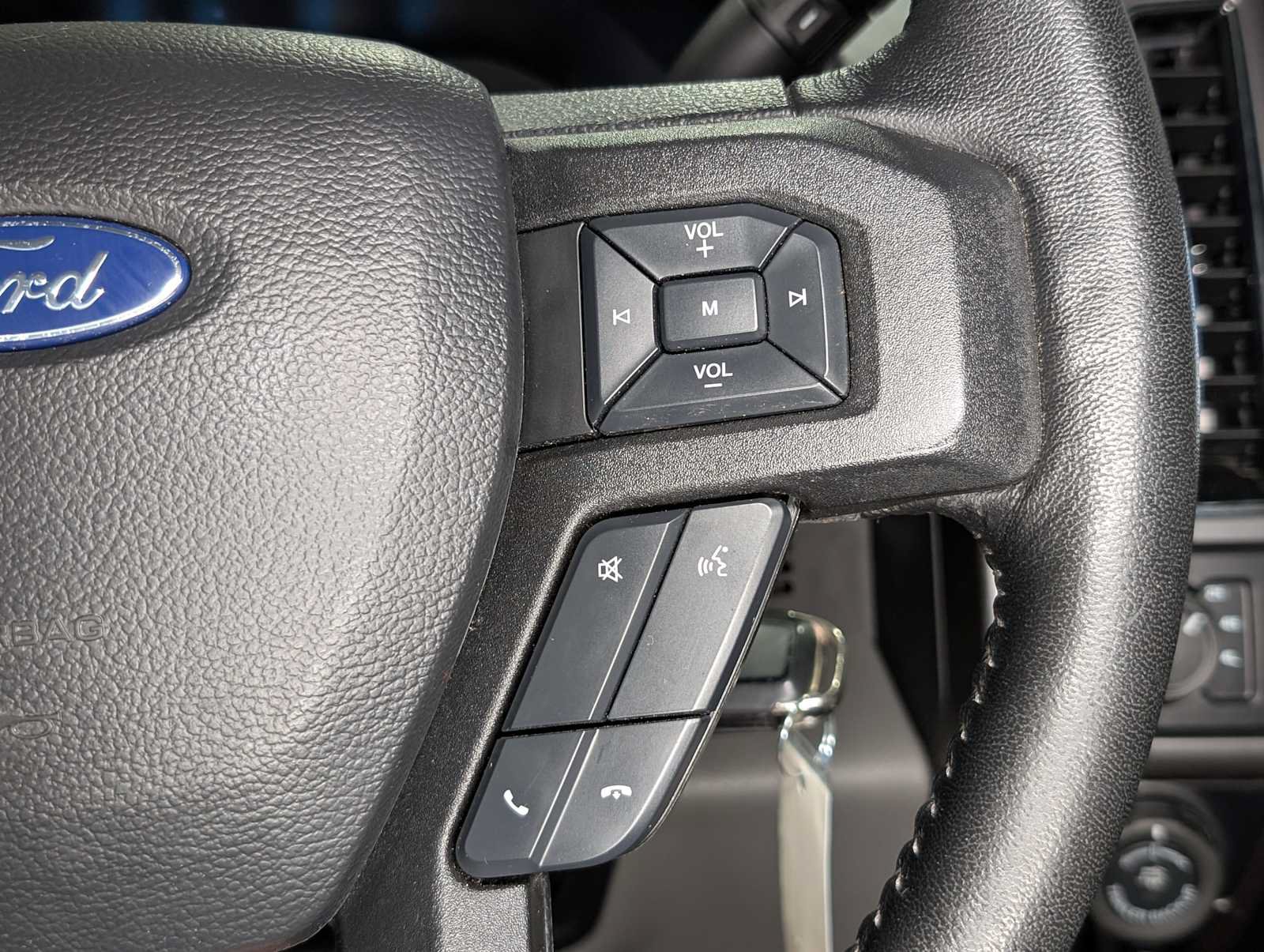 Used 2019 Ford F150 XLT w/ Equipment Group 302A Luxury AWD/4WD image 36